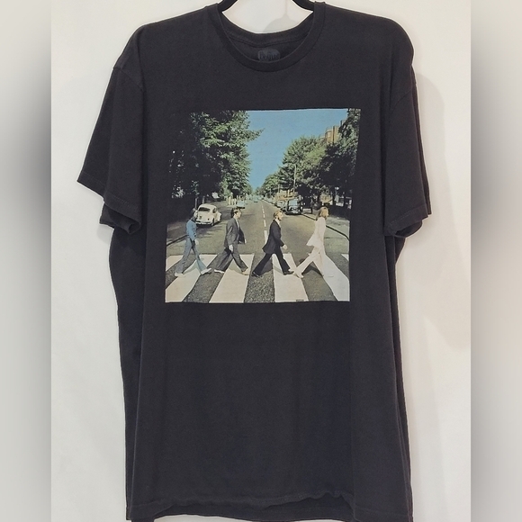 The Beatles "Abbey Road" In-Color Graphic Black Tee  (Unisex) - Size 2X - Picture 3 of 7